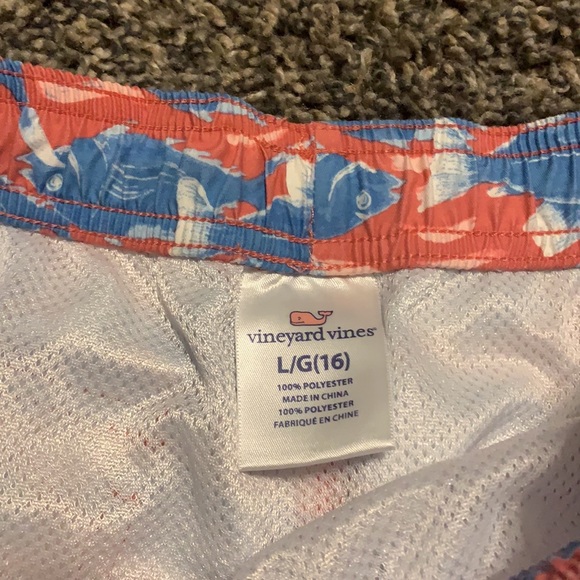BOYS Large Vineyard Vines Swim Suit - Picture 2 of 3